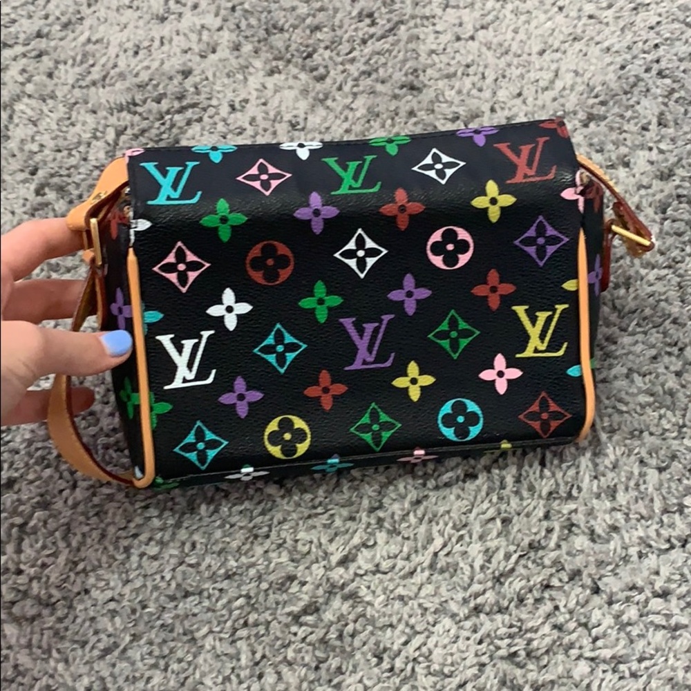 Imitation Louis Vuitton bag